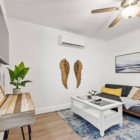 מיאמי Intimate Casita Mia Minutes Away From Airport, Calle 8, Brickell, Coral Gables, The Beach And More! מראה חיצוני תמונה