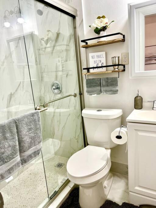 מיאמי Intimate Casita Mia Minutes Away From Airport, Calle 8, Brickell, Coral Gables, The Beach And More! מראה חיצוני תמונה
